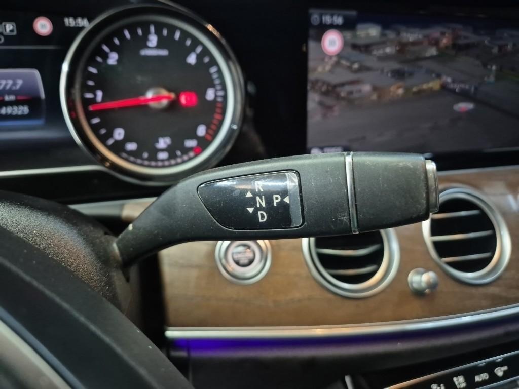 Mercedes Benz E class - Vista 8