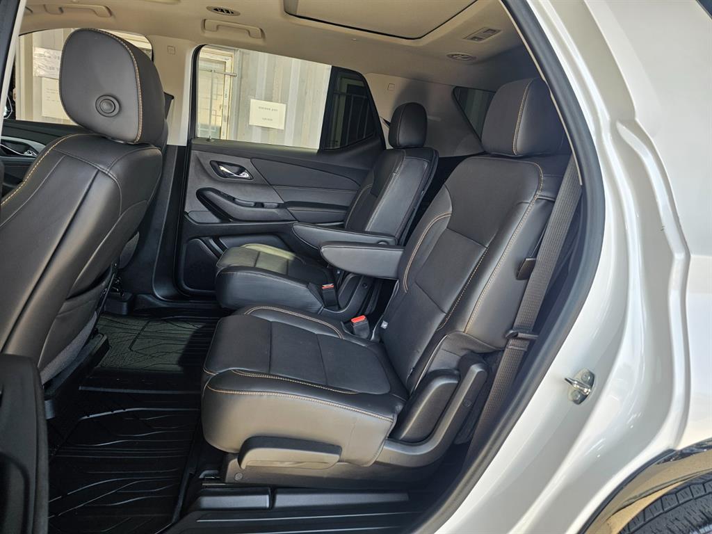 Chevrolet Travers - Vista 10