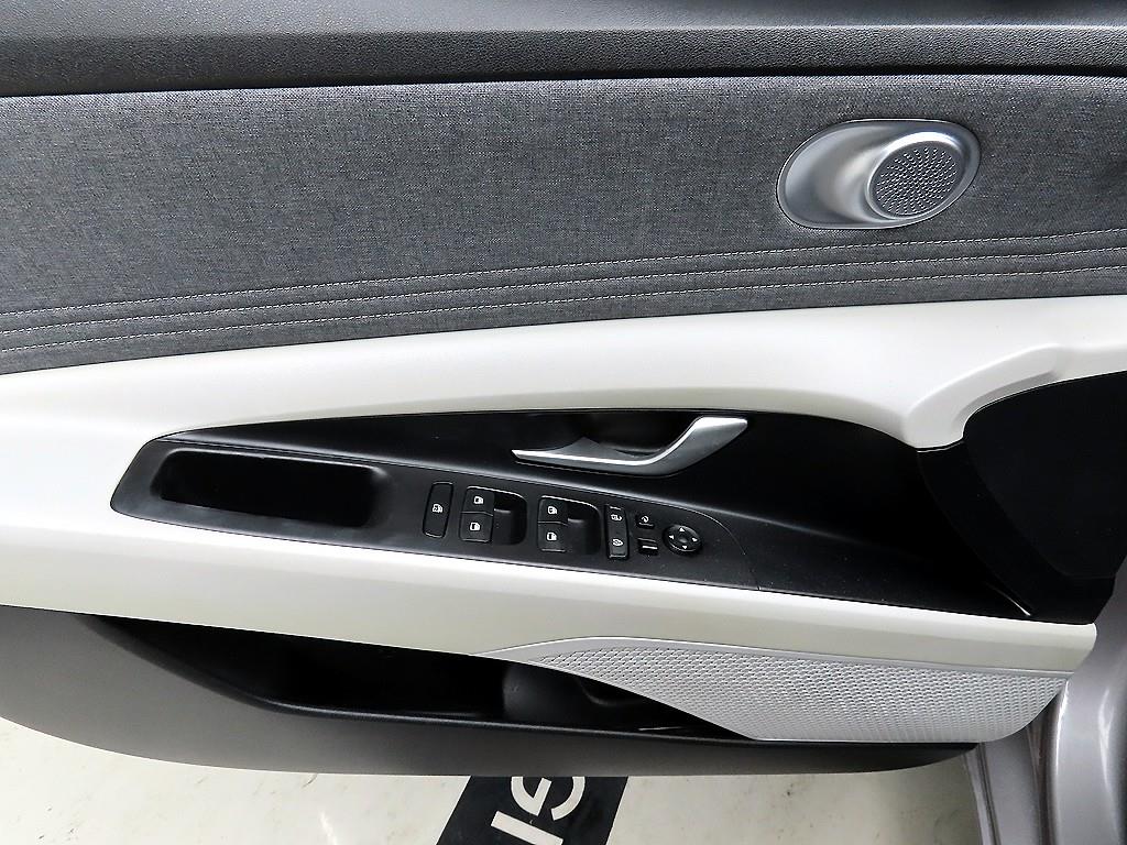 HYUNDAI Avante - Vista 11