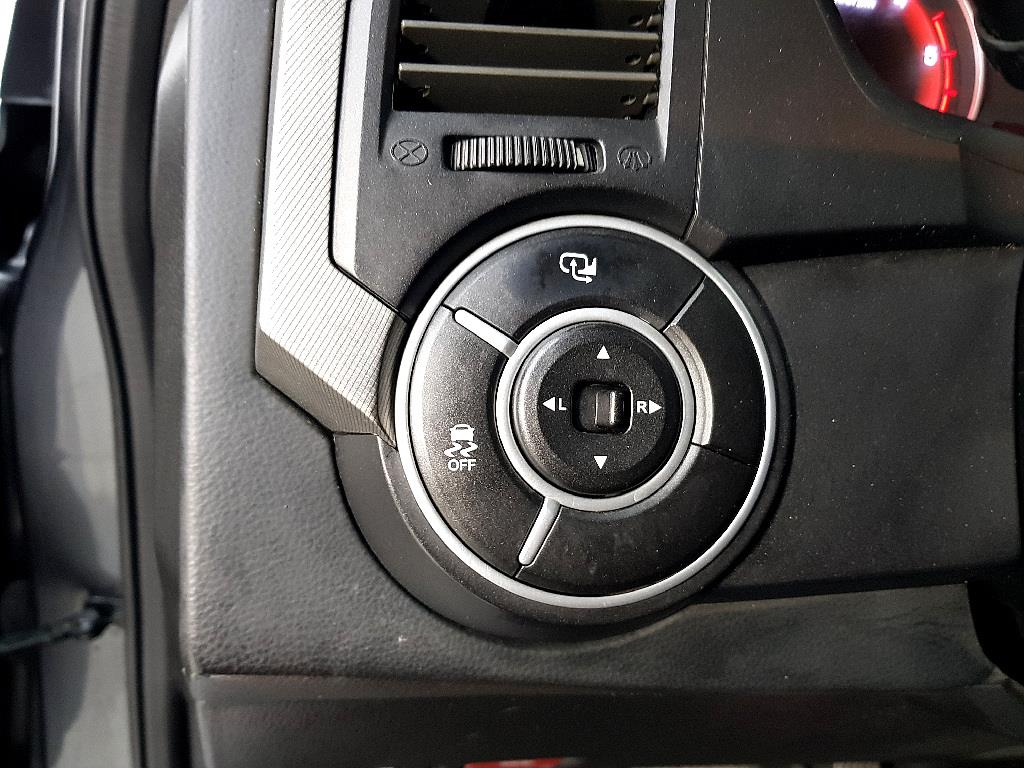 Ssangyong Korando - Vista 12