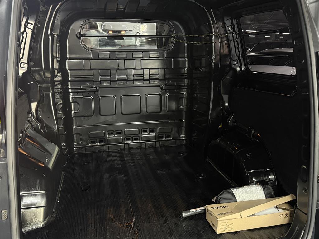 HYUNDAI Staria 2023 Negro - Importación desde Corea - HF Imports Iquique - Foto 20