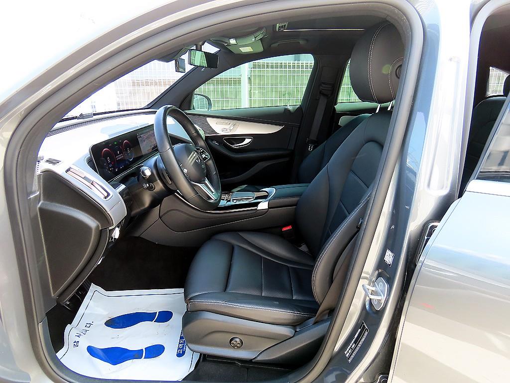 Mercedes Benz EQC - Vista 5