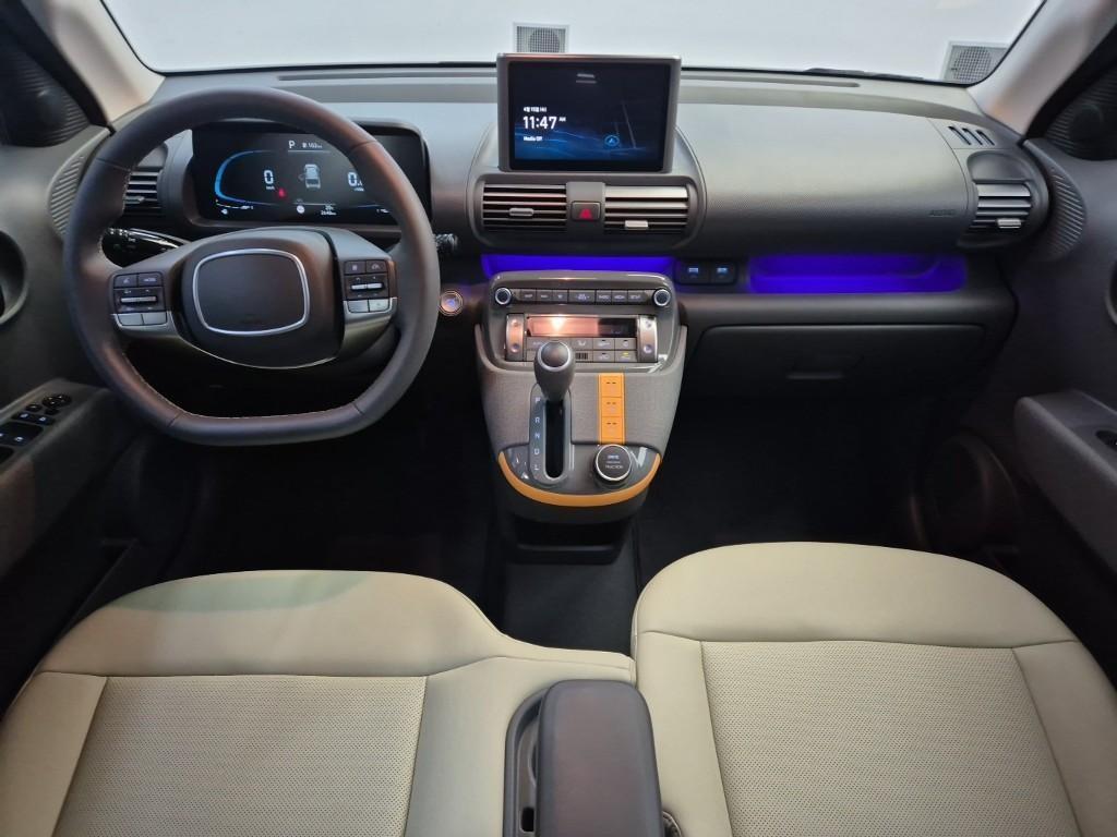 HYUNDAI Casper - Vista 6