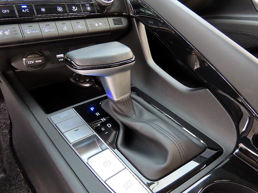 HYUNDAI Avante - Vista 11