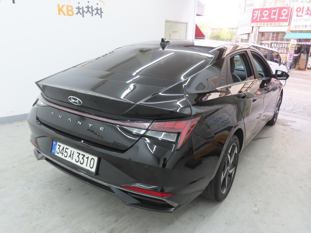 HYUNDAI Avante - Vista 3