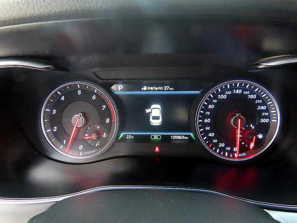 Genesis G70 - Vista 9