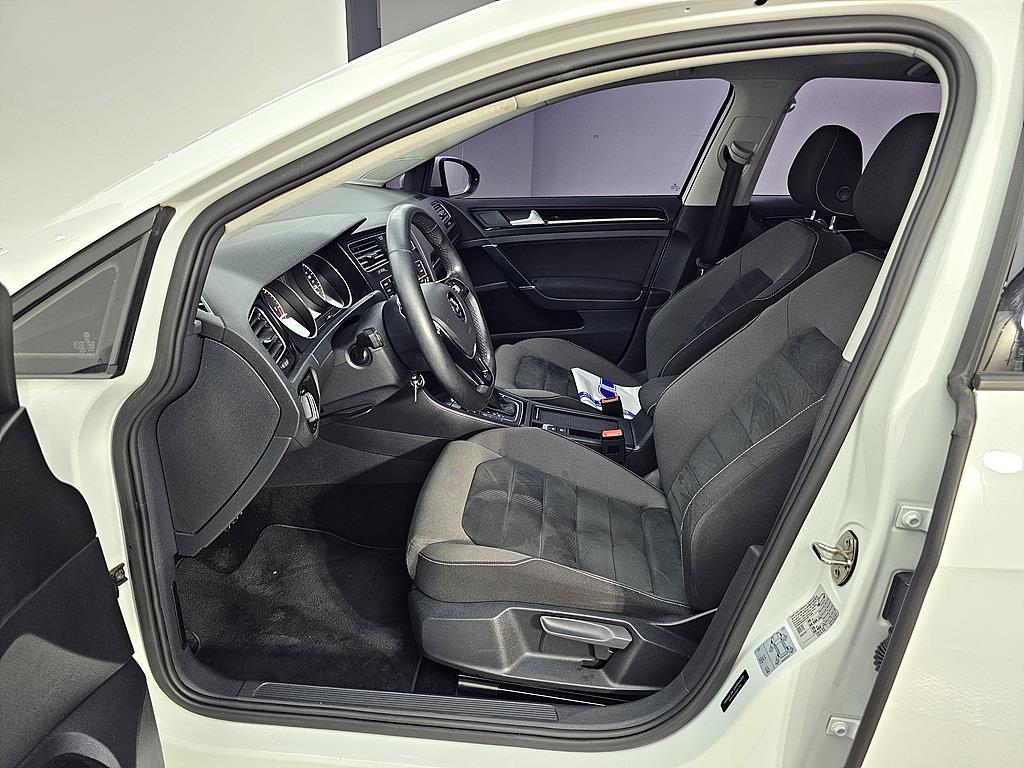 Volkswagen Golf - Vista 8