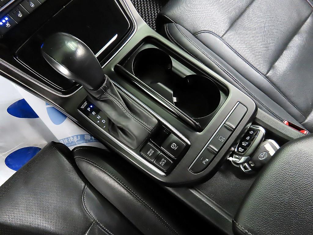 HYUNDAI Grandeur - Vista 10