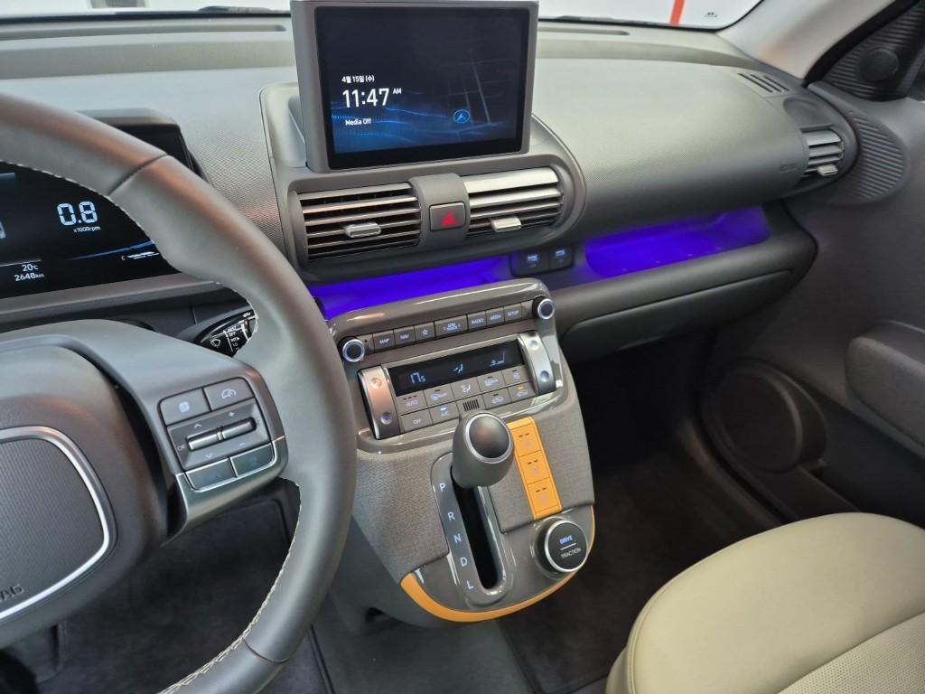 HYUNDAI Casper - Vista 10