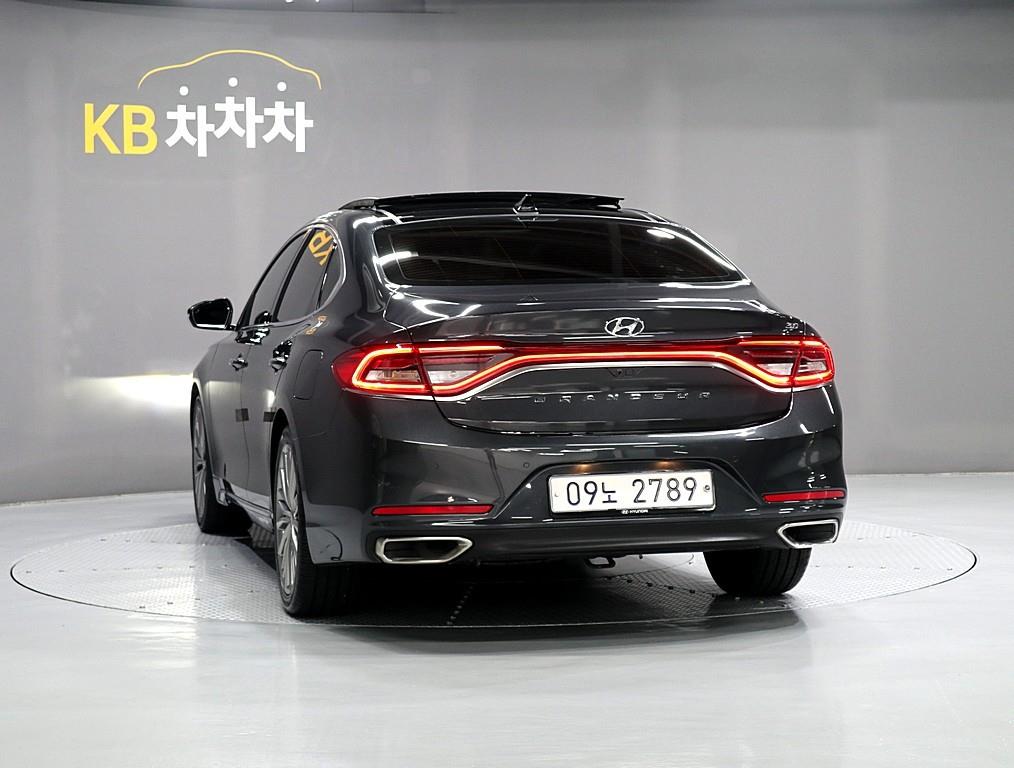 HYUNDAI Grandeur - Vista 4