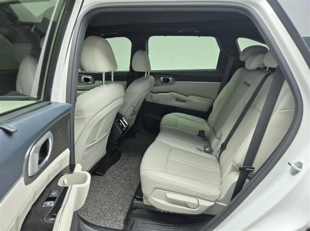 KIA Sorento - Vista 9