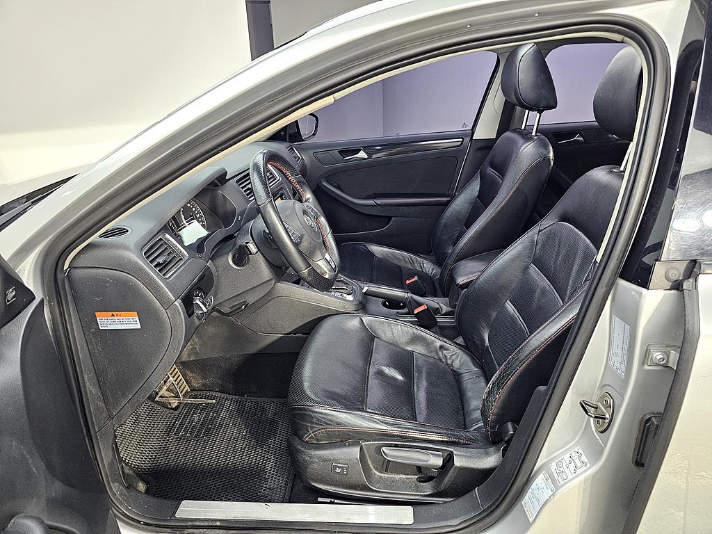 Volkswagen Jetta - Vista 8