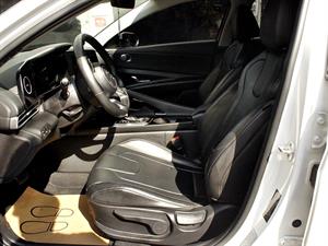 HYUNDAI Avante - Vista 10