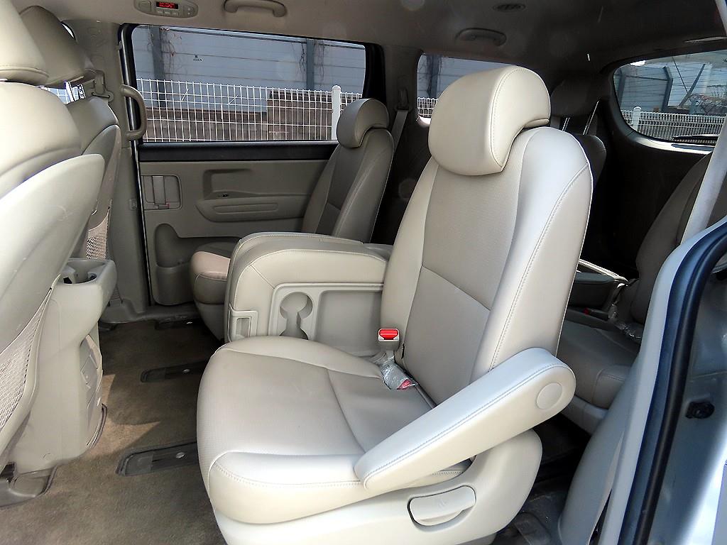 KIA Carnival - Vista 6