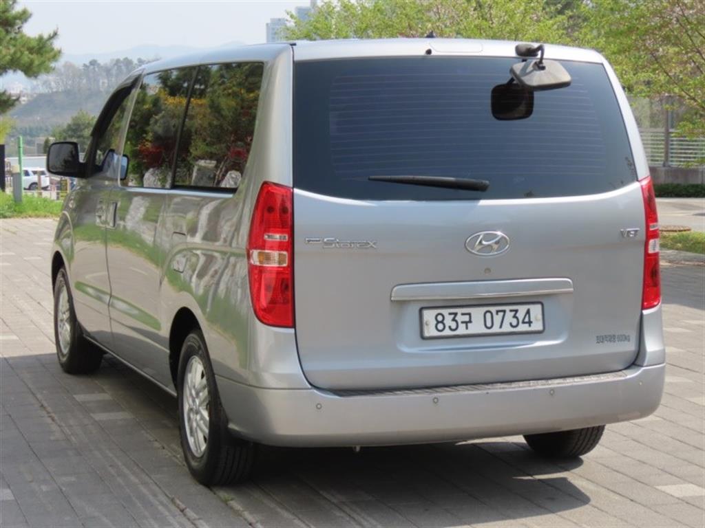 HYUNDAI Starex - Vista 7