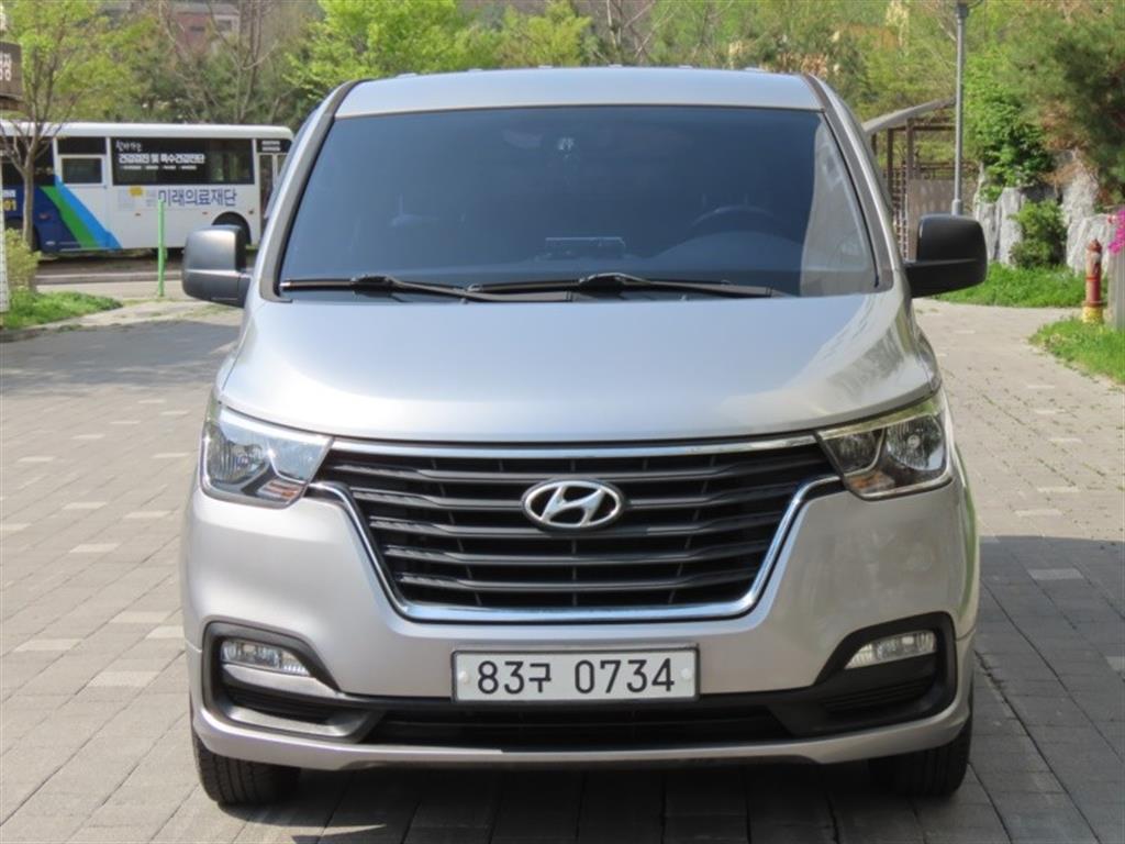 HYUNDAI Starex 2019 Plateado - Importación desde Corea - HF Imports Iquique - Foto 1