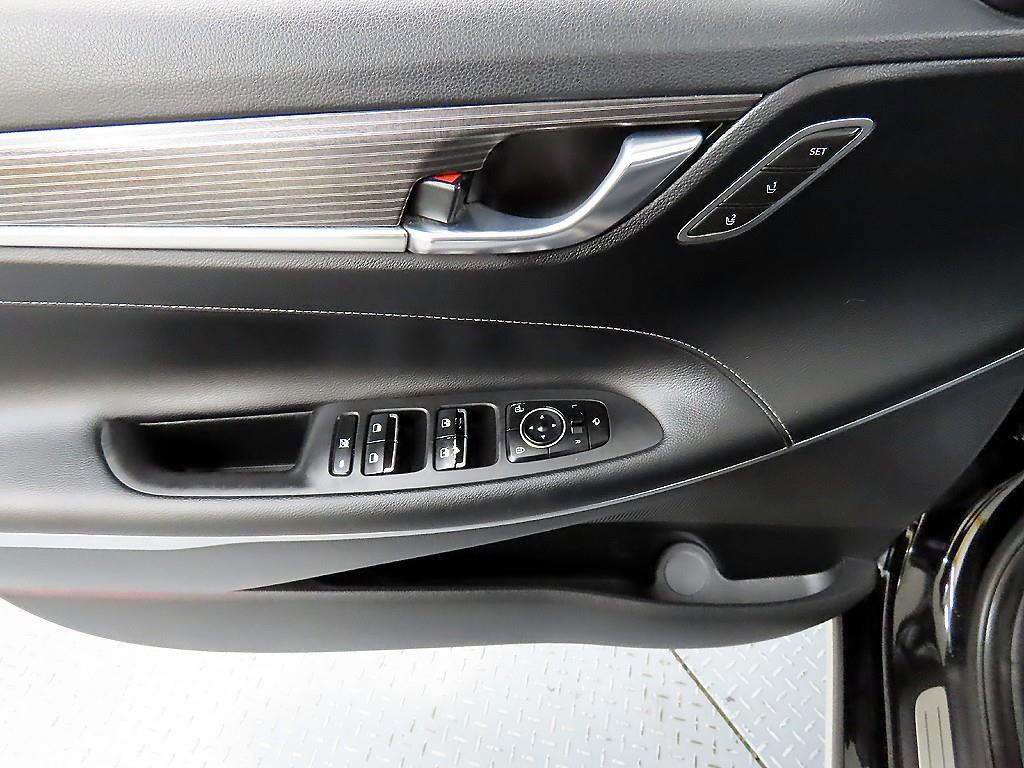 HYUNDAI Grandeur - Vista 11