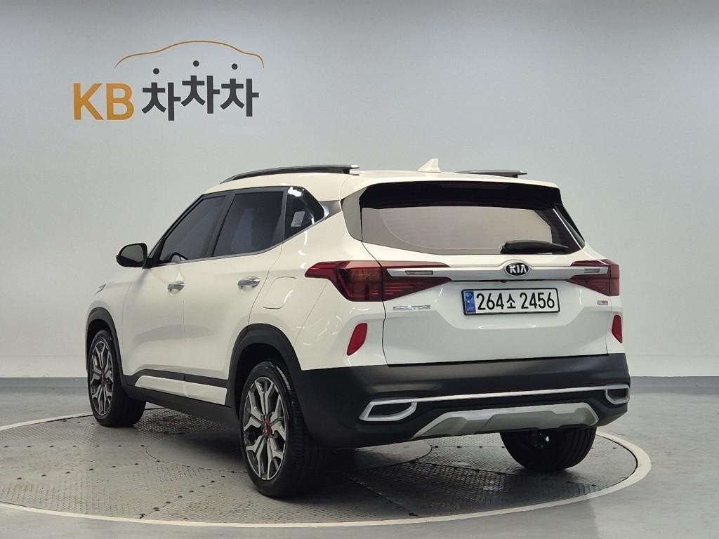 KIA Seltos - Vista 3