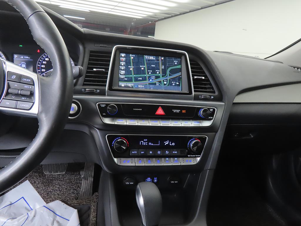 HYUNDAI Sonata - Vista 11