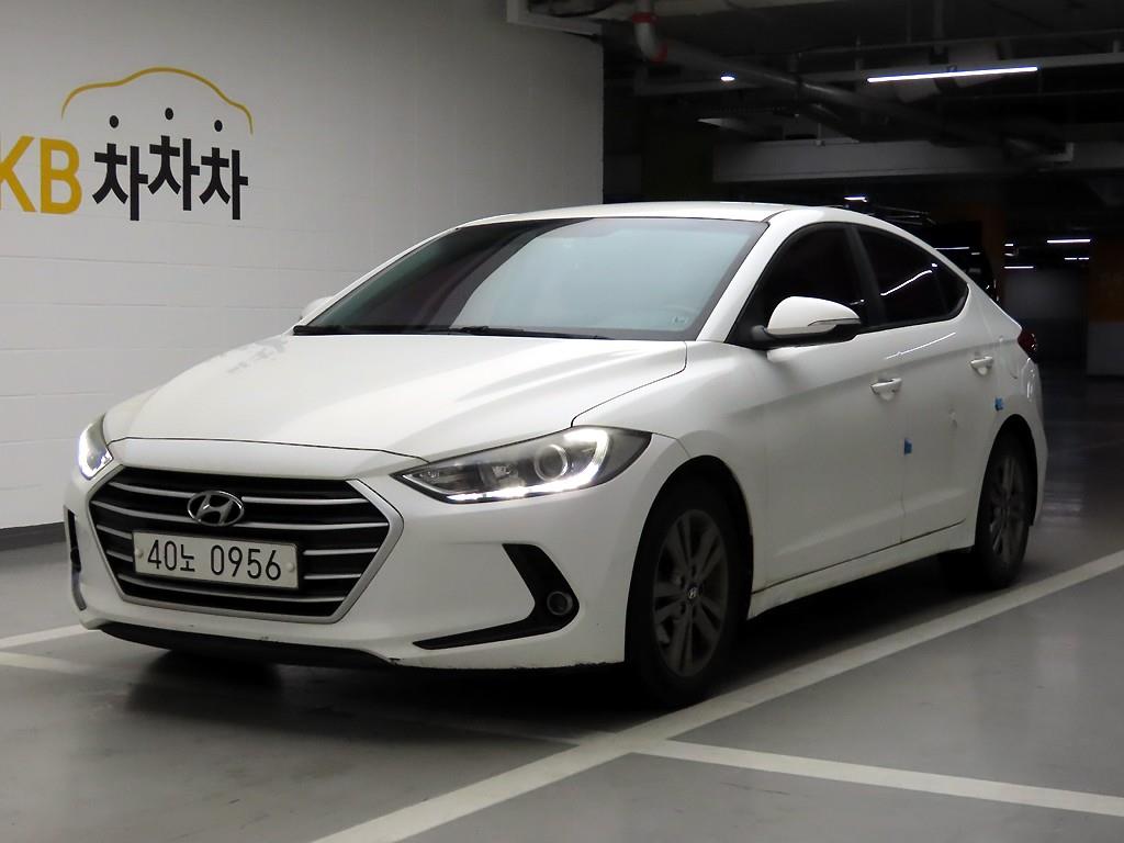 HYUNDAI Avante - Vista 2