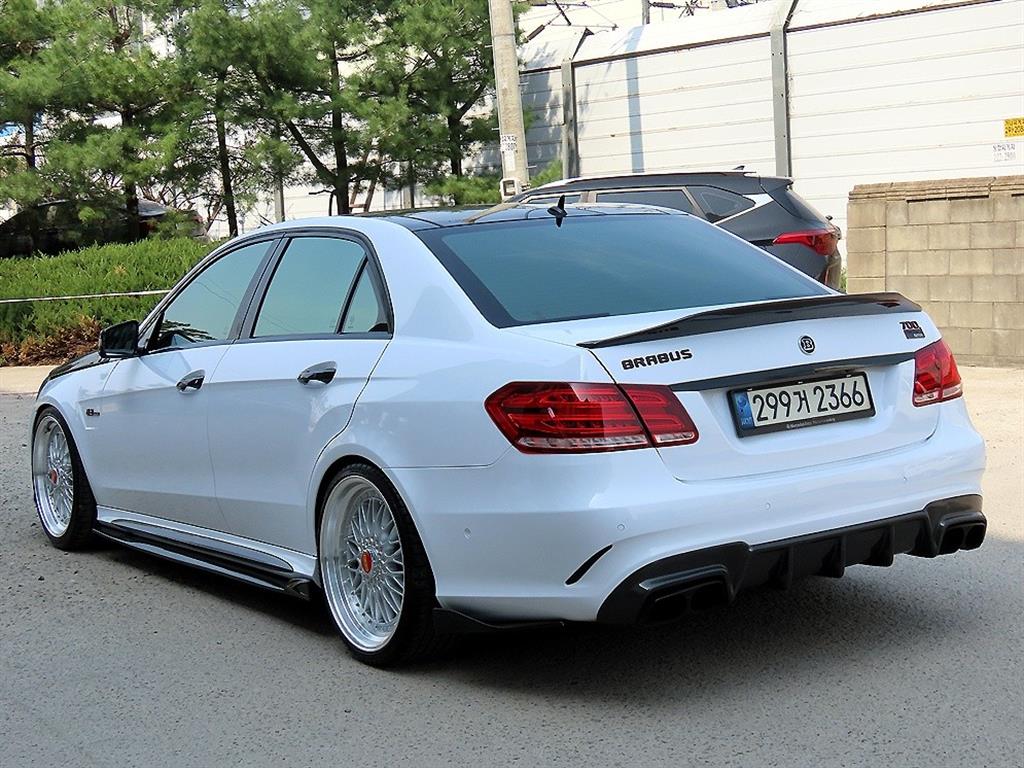 Mercedes Benz E class - Vista 3