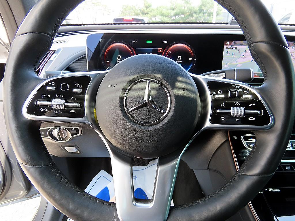 Mercedes Benz EQC - Vista 8