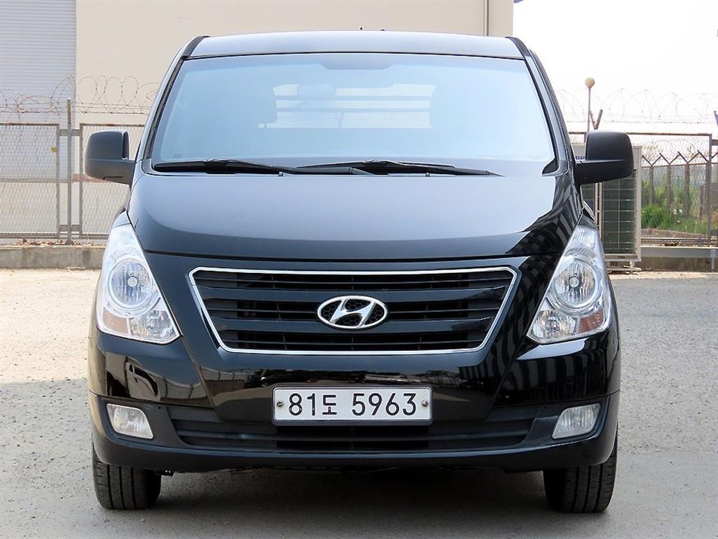 HYUNDAI Starex - Vista 2