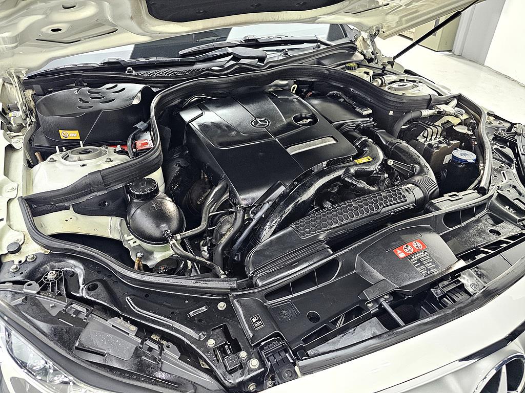 Mercedes Benz E class - Vista 6