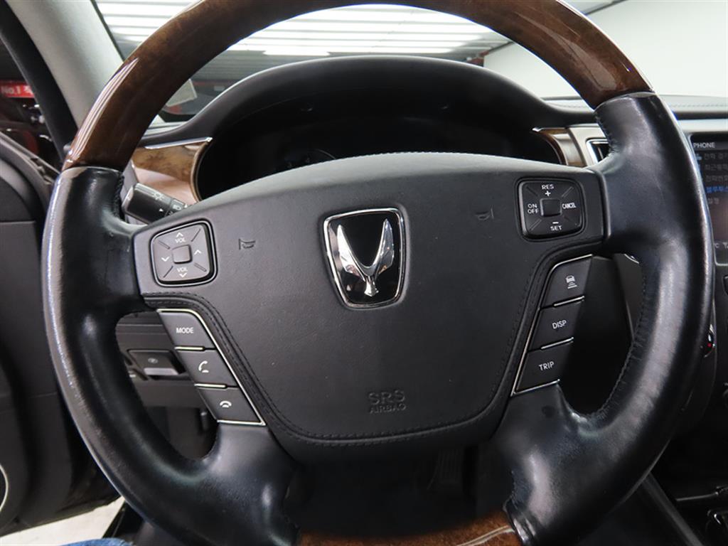 HYUNDAI Equus - Vista 8