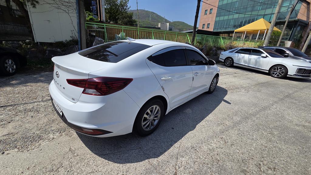 HYUNDAI Avante 2020 Blanco - Importación desde Corea - HF Imports Iquique - Foto 14
