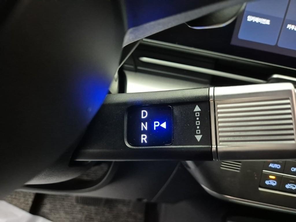 HYUNDAI Kona - Vista 8