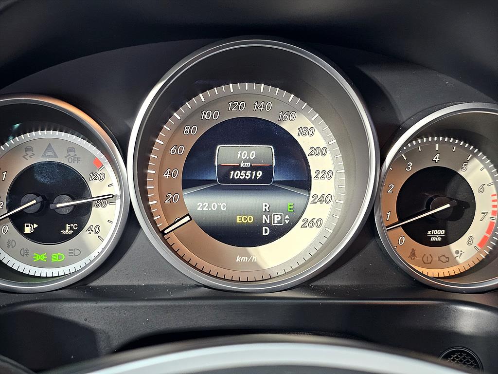 Mercedes Benz E class - Vista 7