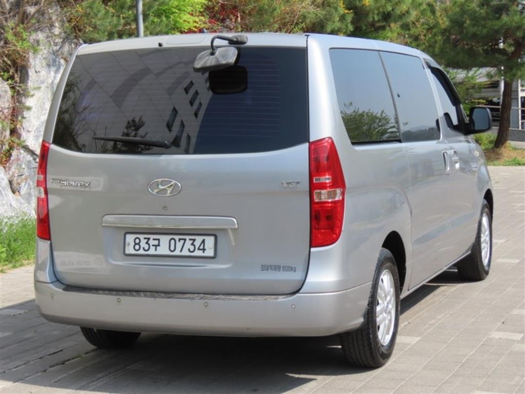 HYUNDAI Starex - Vista 5