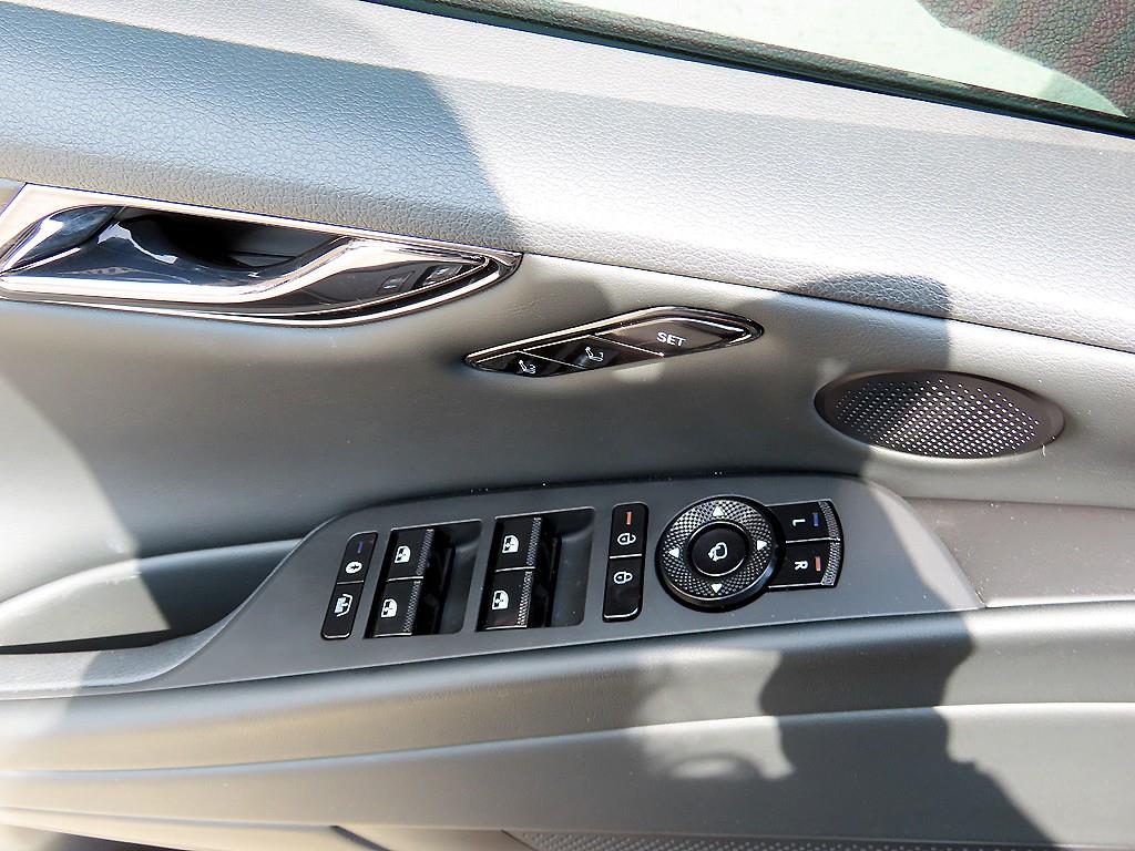 Genesis G80 - Vista 12