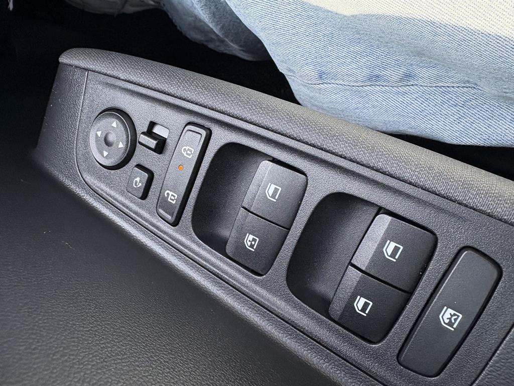 HYUNDAI Casper - Vista 10