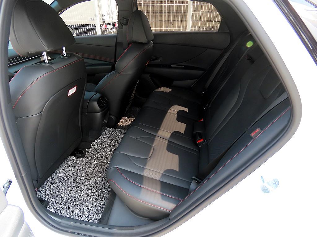 HYUNDAI Avante - Vista 6
