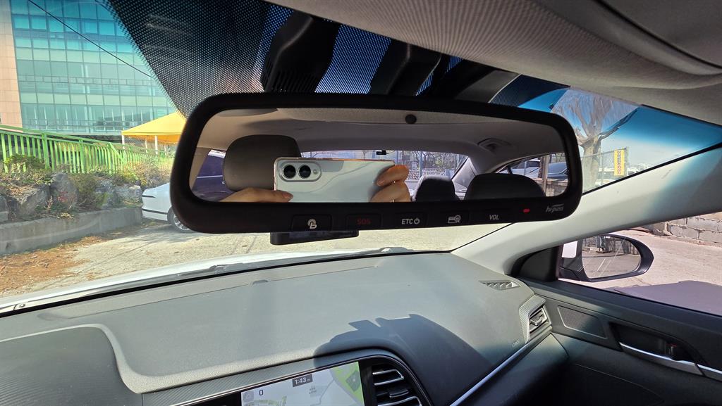 HYUNDAI Avante - Vista 8