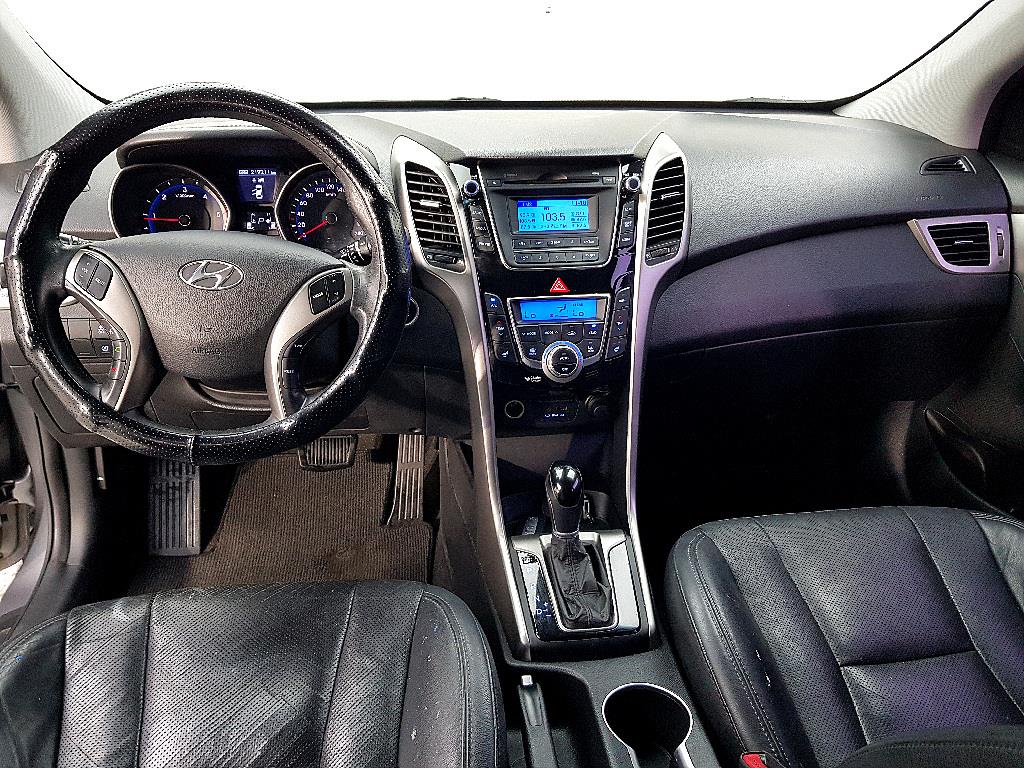 HYUNDAI i30 - Vista 5