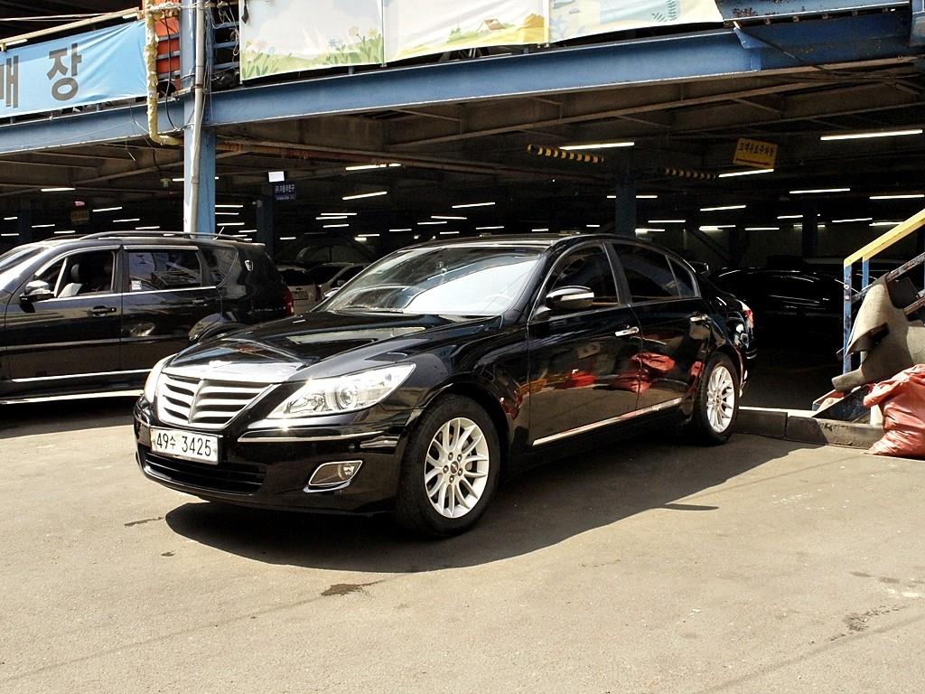 HYUNDAI Genesis - Vista 3