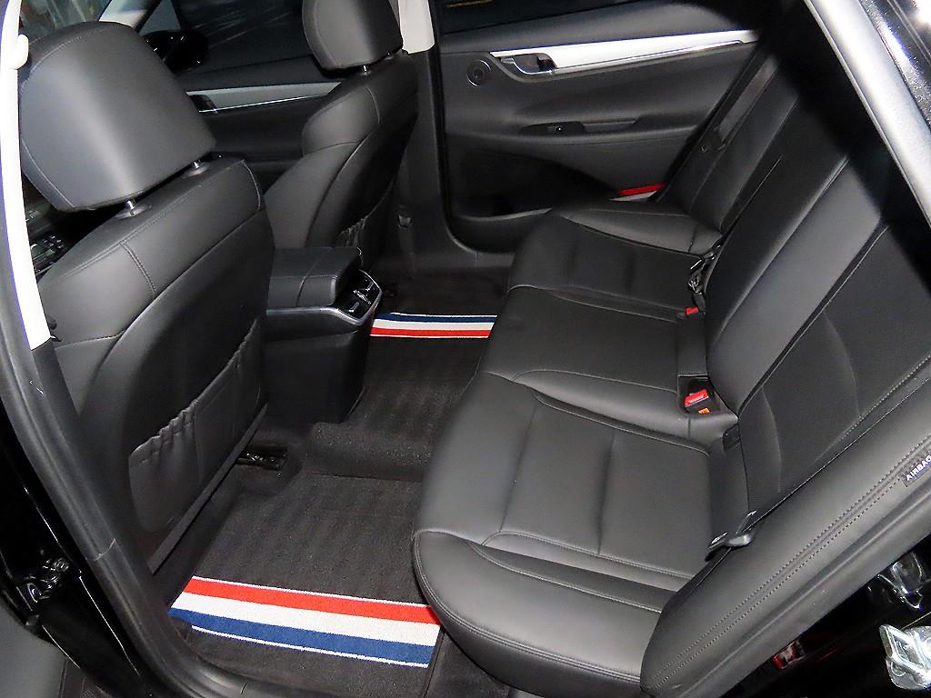 HYUNDAI Grandeur - Vista 7