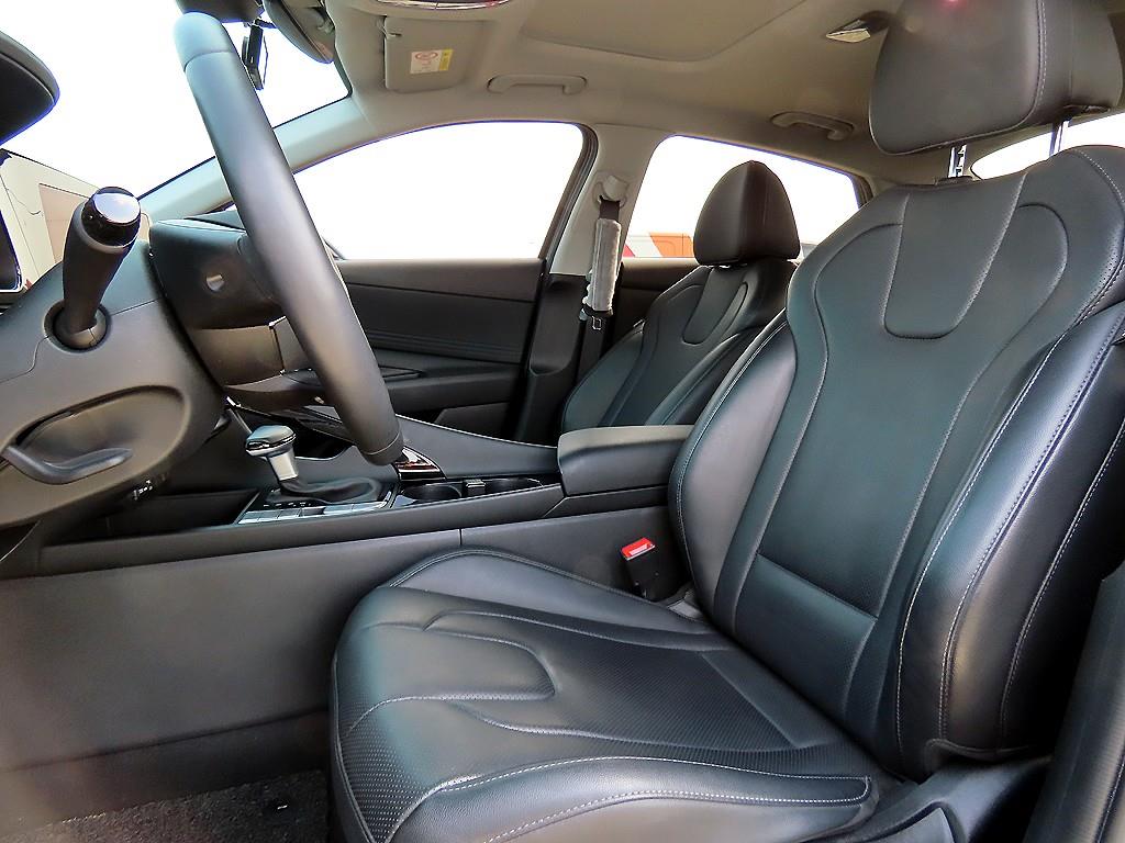 HYUNDAI Avante - Vista 5