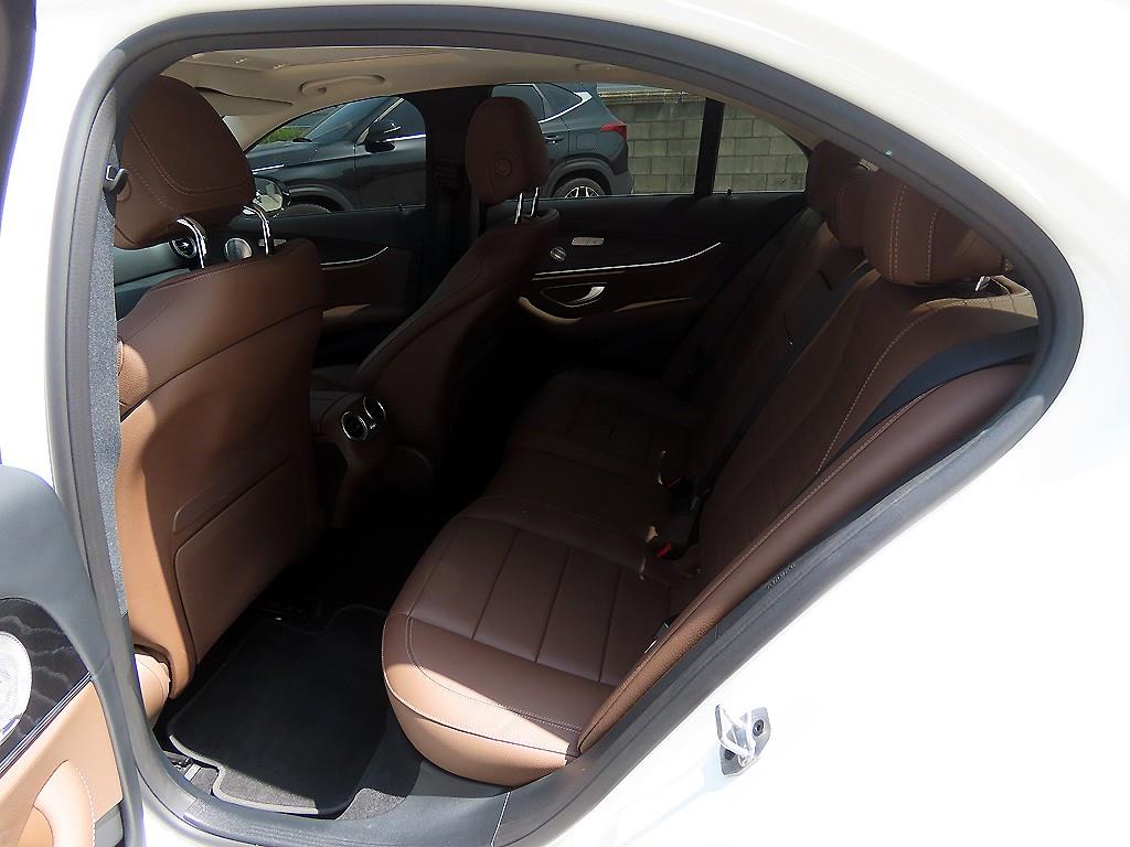 Mercedes Benz E class - Vista 6