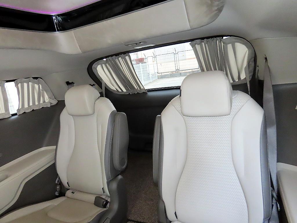 KIA Carnival - Vista 7