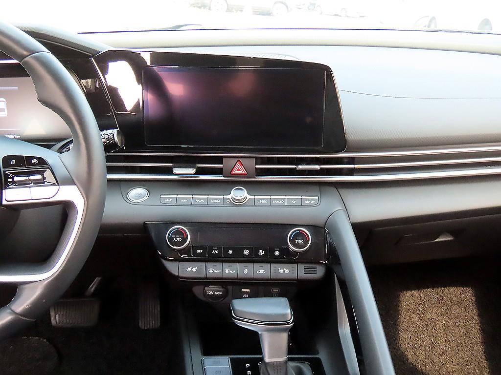 HYUNDAI Avante - Vista 10