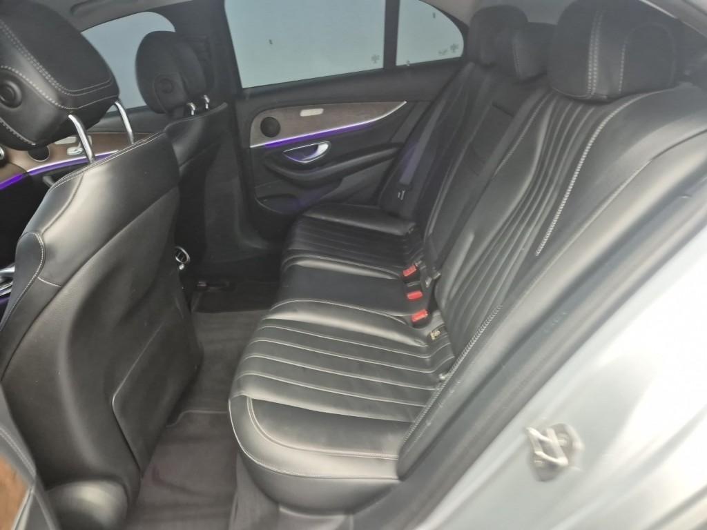 Mercedes Benz E class - Vista 12