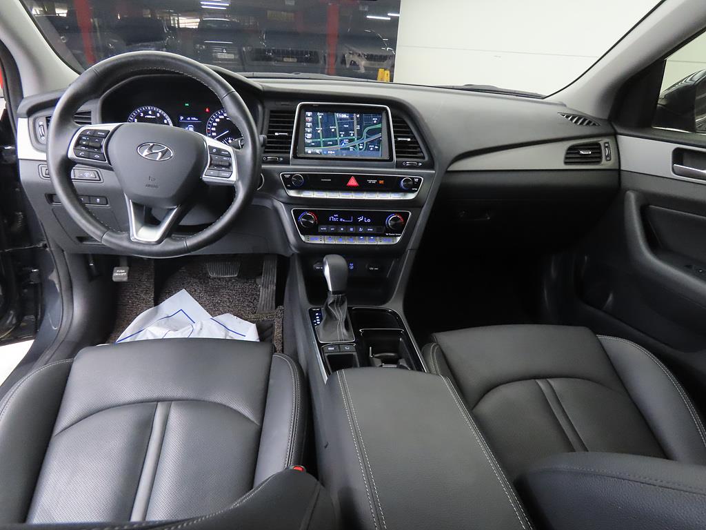 HYUNDAI Sonata - Vista 7