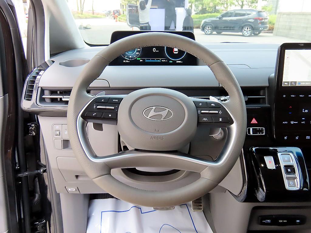 HYUNDAI Staria - Vista 9