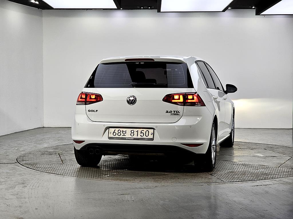 Volkswagen Golf - Vista 3
