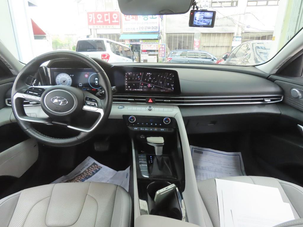 HYUNDAI Avante - Vista 7
