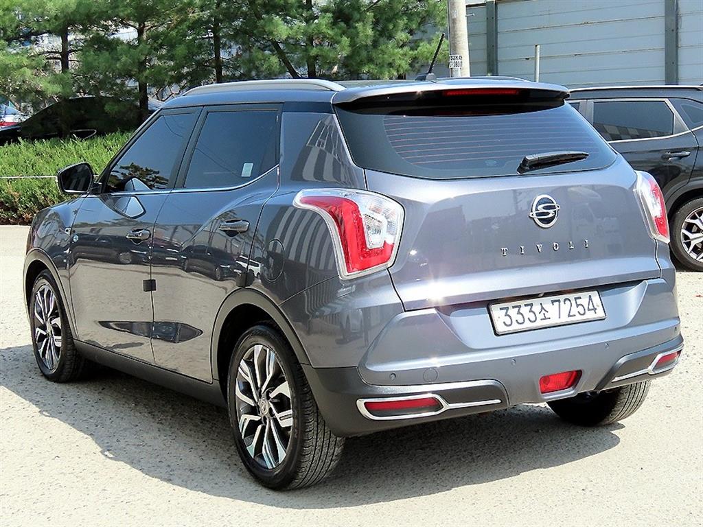 Ssangyong Tivoli - Vista 3
